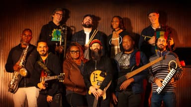 GROUNDATION
